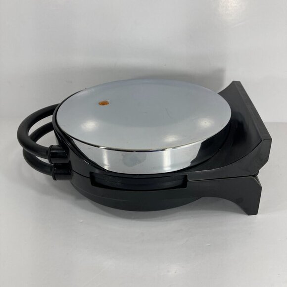 VillaWare Perfect Waffler Round Waffle Maker 3000 Chrome Tested - Great Shape - Picture 3 of 7